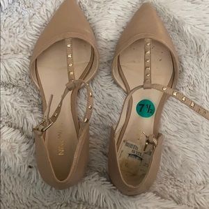 Nine West 7.5 Tan Pointy flats with studs